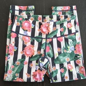 Lululemon Floral Capri Size 4